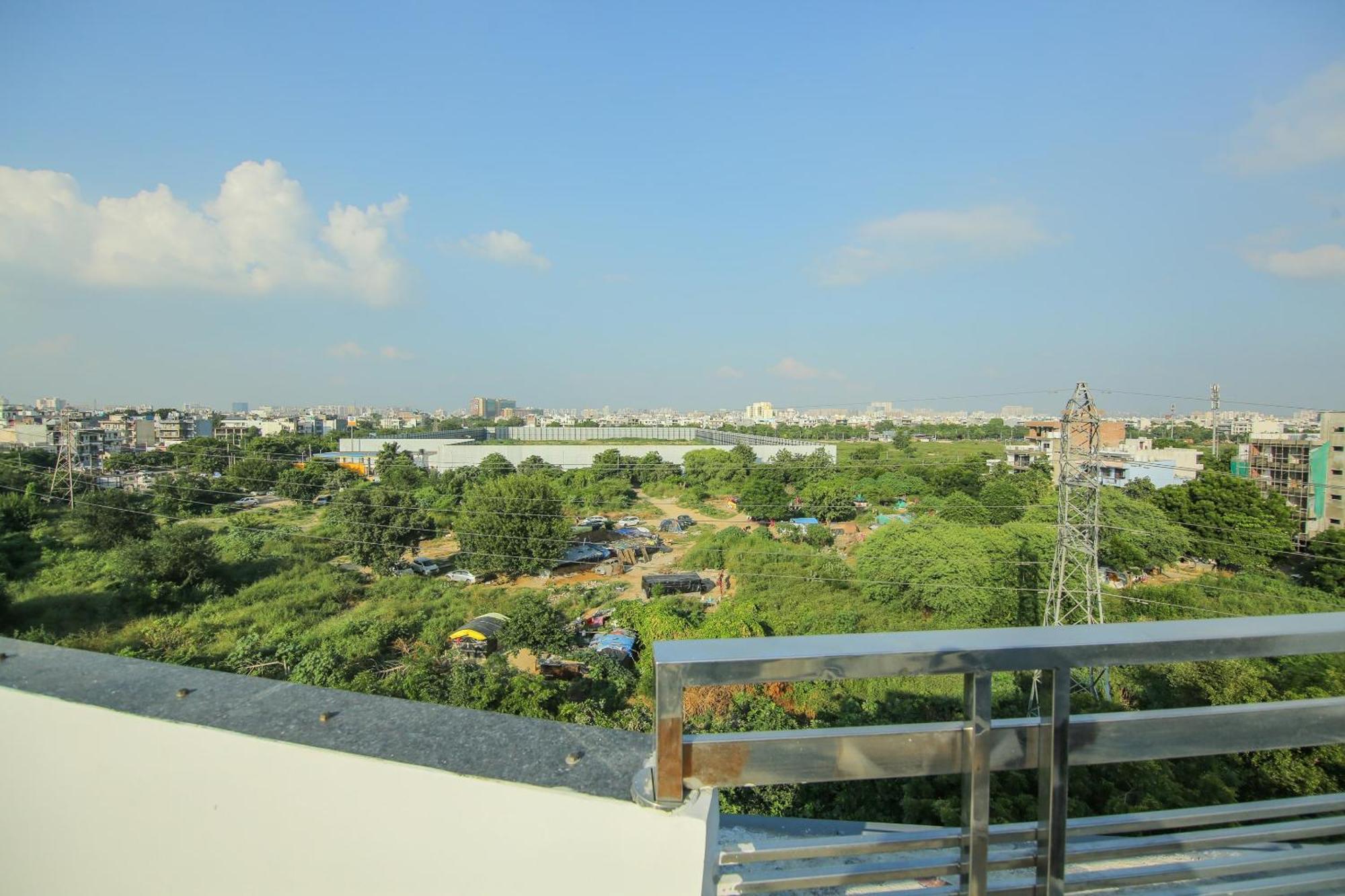 Super Collection O Corporate Suite Near Omaxe Celebration Mall Gurgaon Exterior photo
